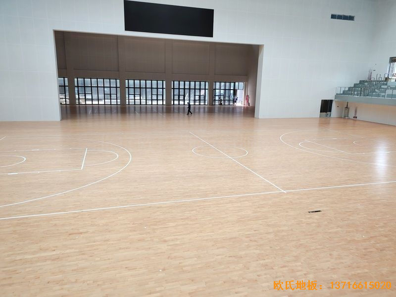 四川達州文理學(xué)院體育木地板鋪設(shè)案例