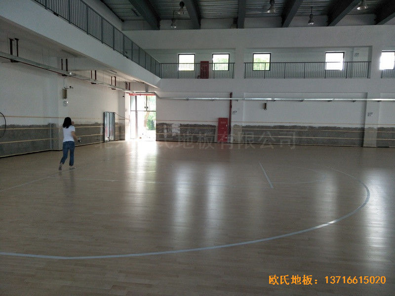 上海嘉定婁唐學(xué)?；@球館體育地板施工案例3