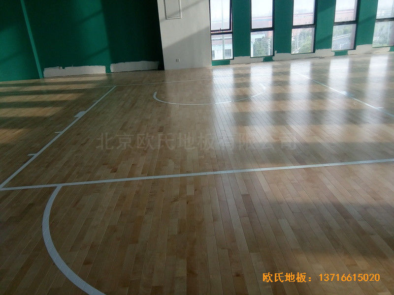 江蘇南京漢風(fēng)公司籃球館運(yùn)動(dòng)木地板鋪設(shè)案例4