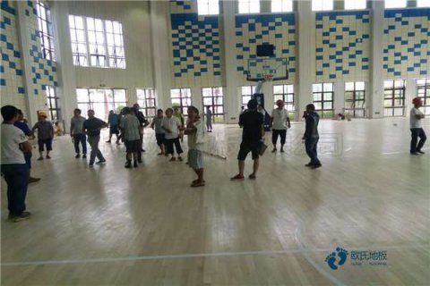 哪里有專(zhuān)業(yè)體育場(chǎng)館木地板