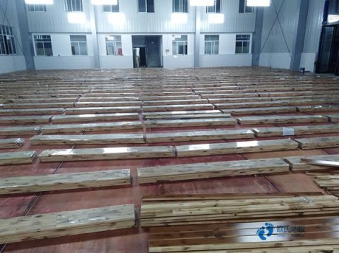 普通運(yùn)動體育地板施工團(tuán)隊(duì)
