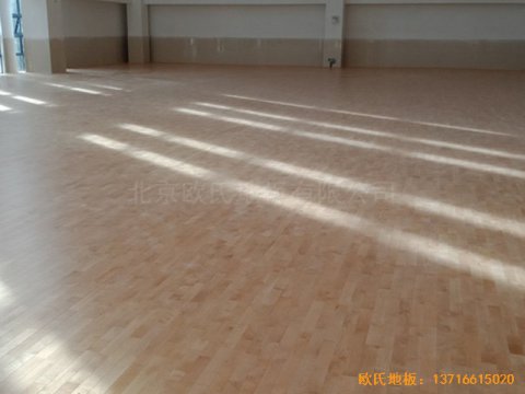 深圳北環(huán)中學(xué)運(yùn)動(dòng)館體育地板施工案例