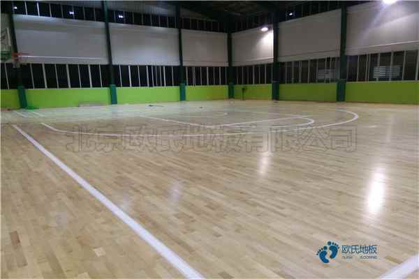 楓樺木運動籃球木地板施工價格
