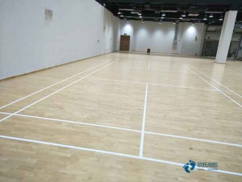運(yùn)動場地地板較低價格